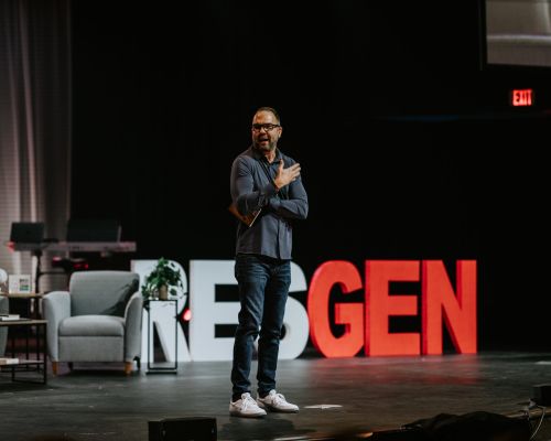 Close up of Tom Henderson speaking